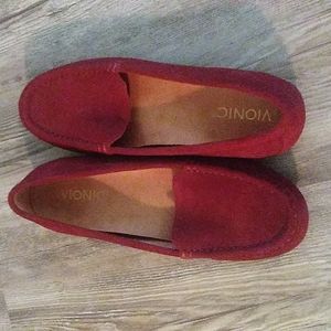 VIONIC Burgundy wine color loafers